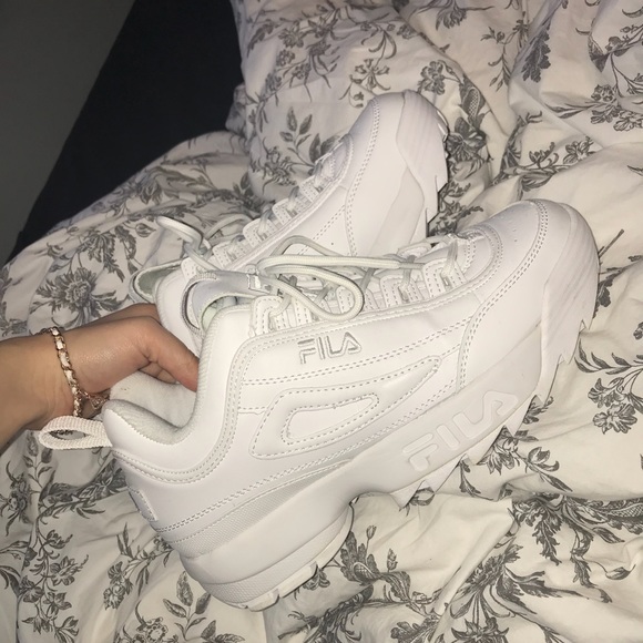 fila grey running shoes